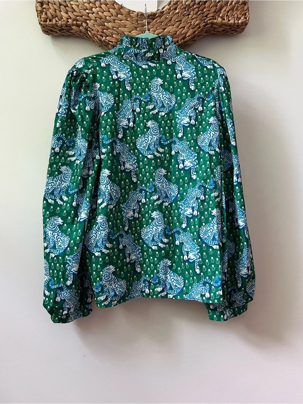Green Blue Tiger Print Ruffle Neck Puff Sleeve Blouse XL - Picture 2 of 5